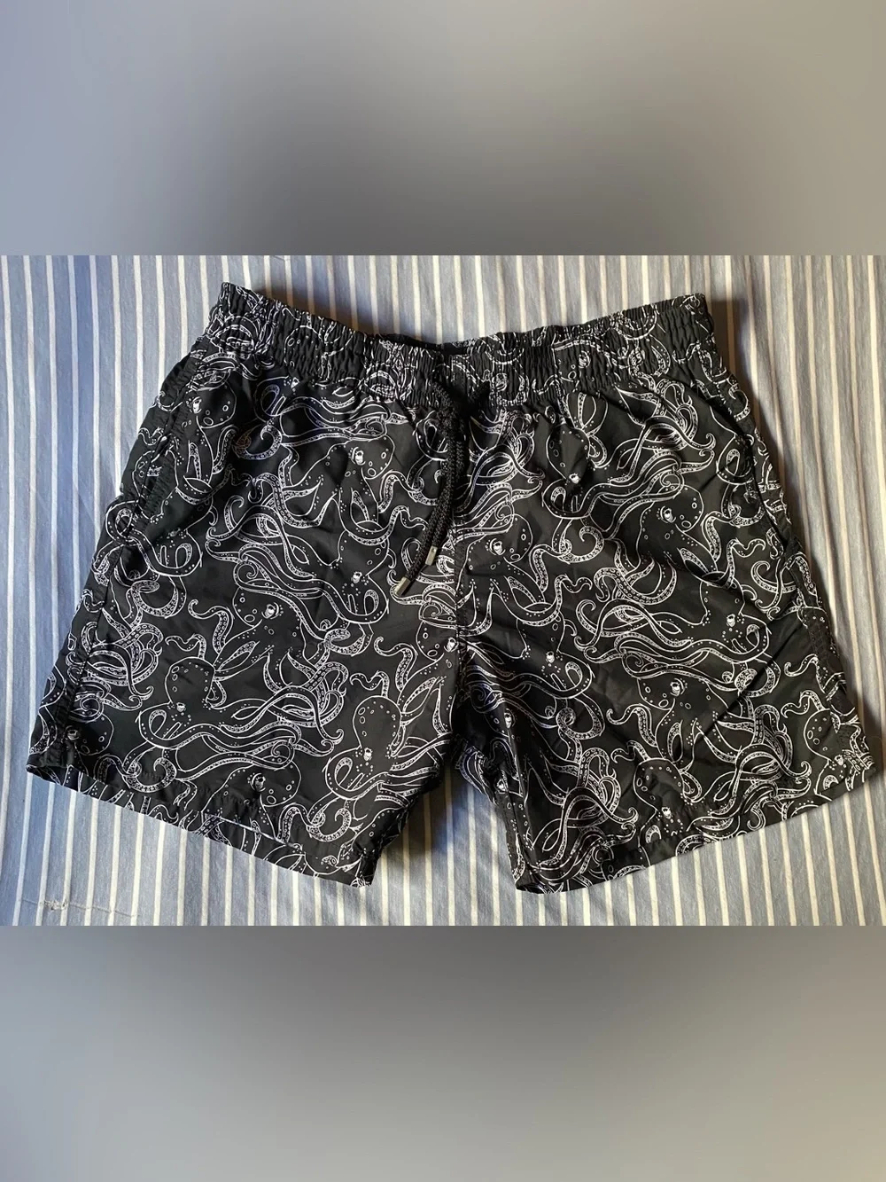 Vilebrequin Men's Octopus-Print Swim Shorts xlarge